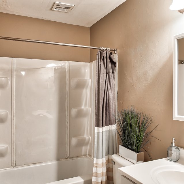 Continental Terrace - Bathroom